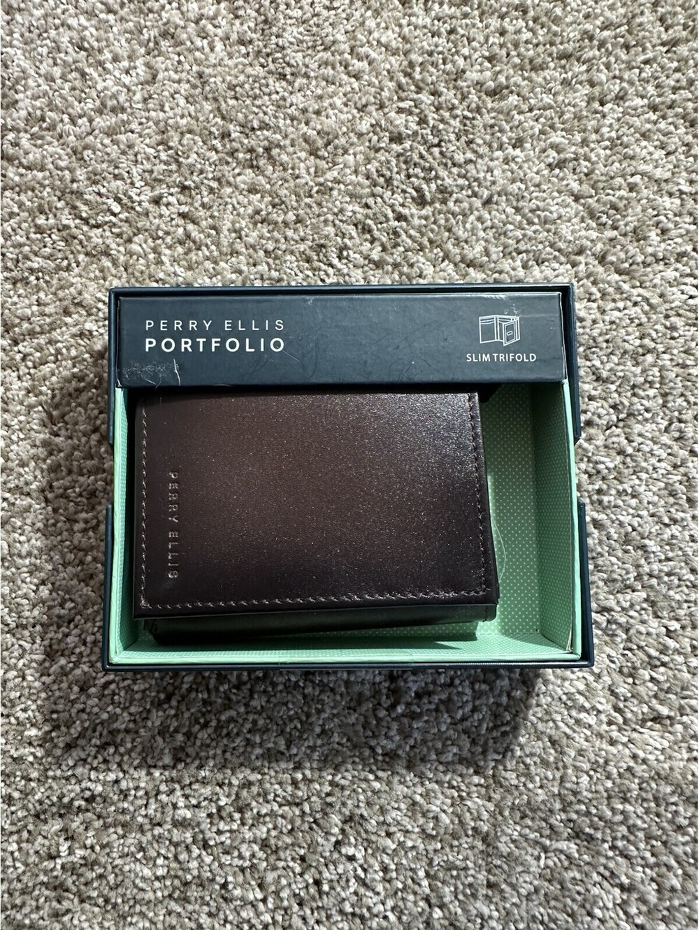 Perry Ellis Portfolio Men's Trifold Leather Wallet (New with Box)  Dark Brown
